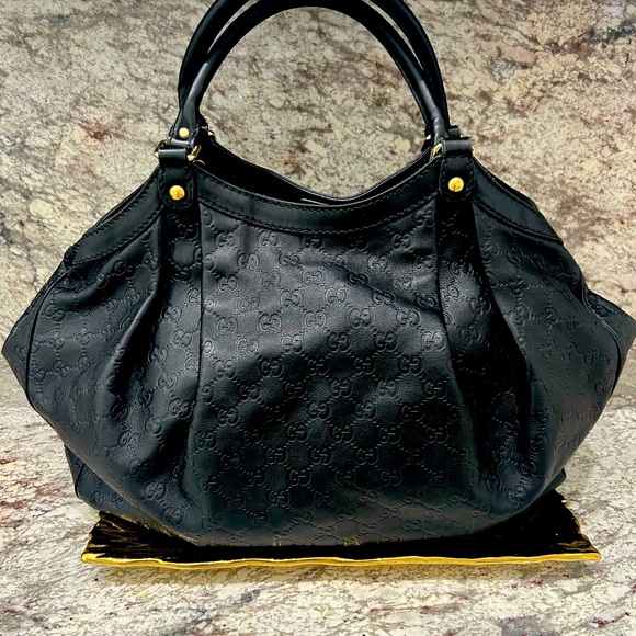 Beautiful XL Guccisima Sukey handbag W/ Gold hardware - Picture 2 of 2